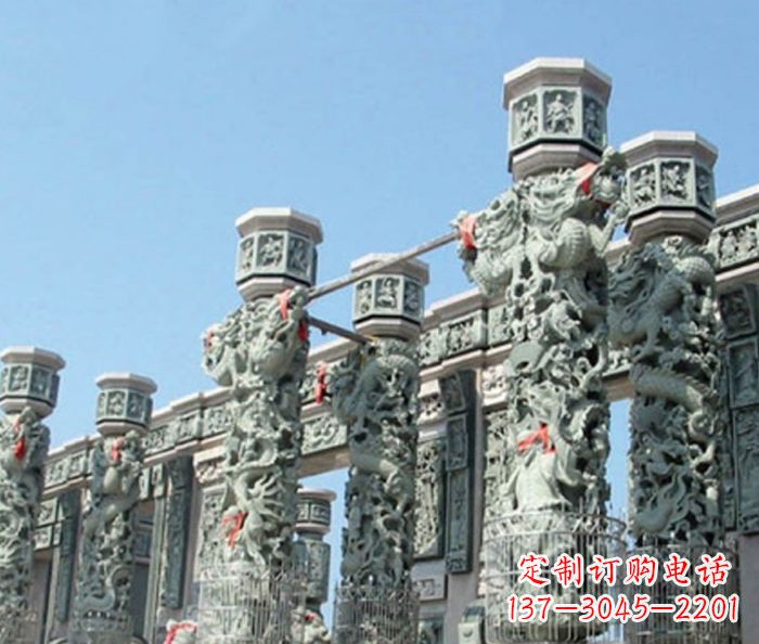 信阳青石龙柱雕塑,装点热闹的广场景观