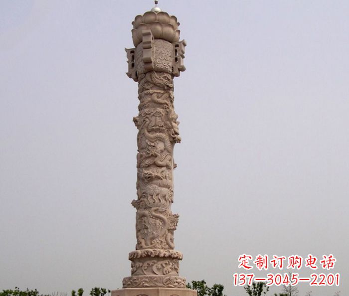 信阳领雕塑制作精美的红石龙柱雕塑