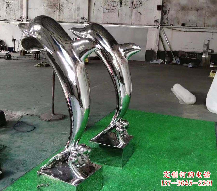 信阳镜面不锈钢雕塑——海豚