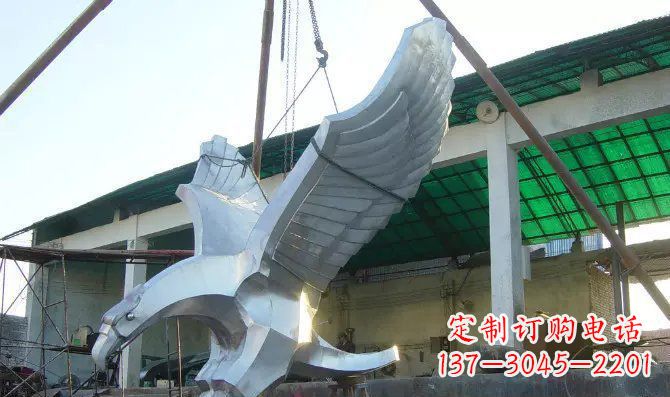 信阳高端大气老鹰不锈钢雕塑