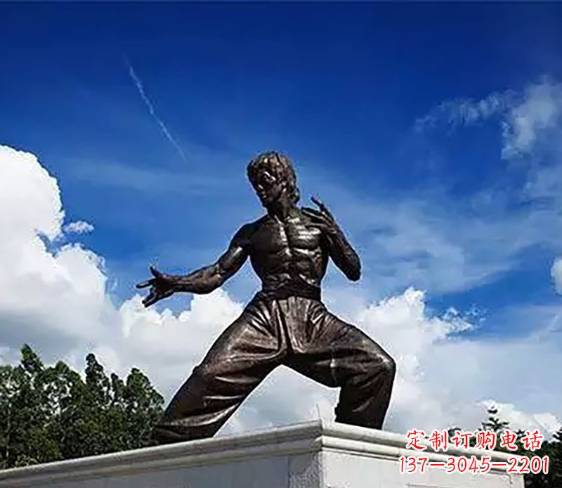 信阳广场李小龙铜雕