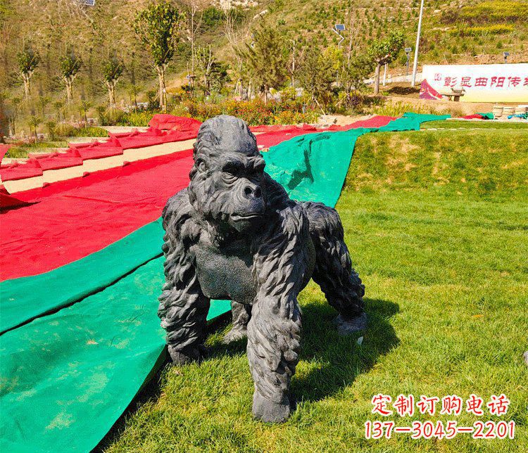 信阳新颖优雅的广场铜雕行走猩猩雕塑