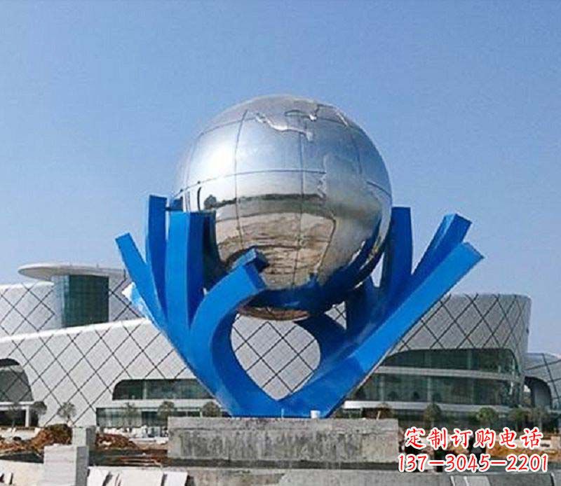 信阳中领雕塑打造把地球握在手中精致不锈钢抽象雕塑
