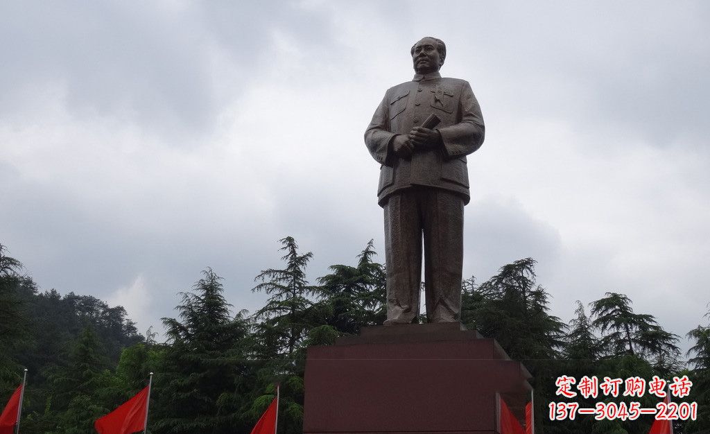 信阳广场伟人毛泽东铜雕
