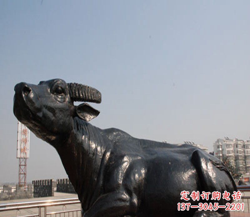 信阳广场卧着的铜牛动物铜雕