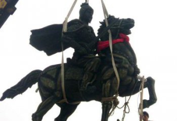 信阳仰望古代将军，来一场跨越时空的雕塑之旅
