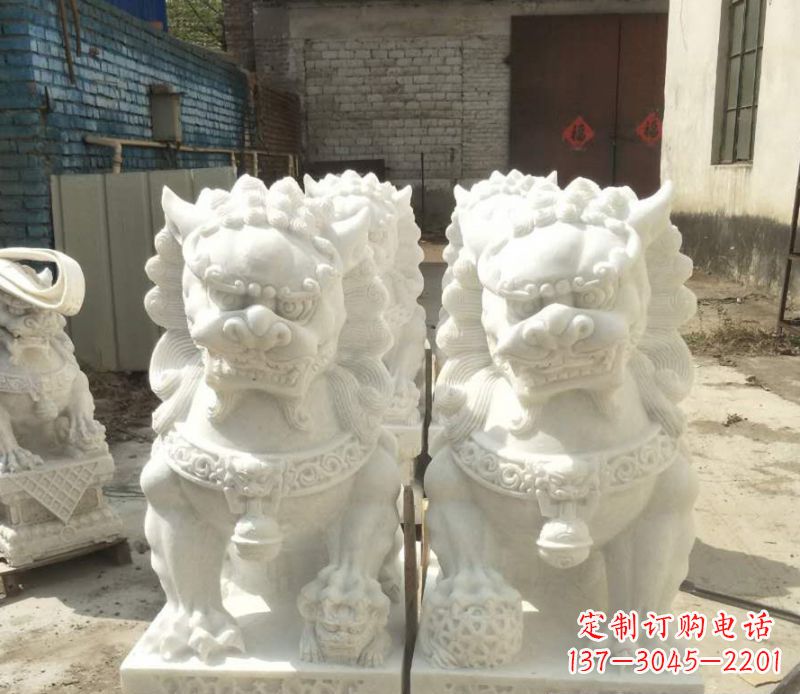 信阳汉白玉踩绣球狮子石雕_1