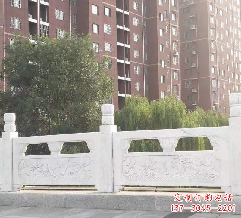 信阳汉白玉荷花鲤鱼浮雕栏板--精美雕刻点缀室内空间