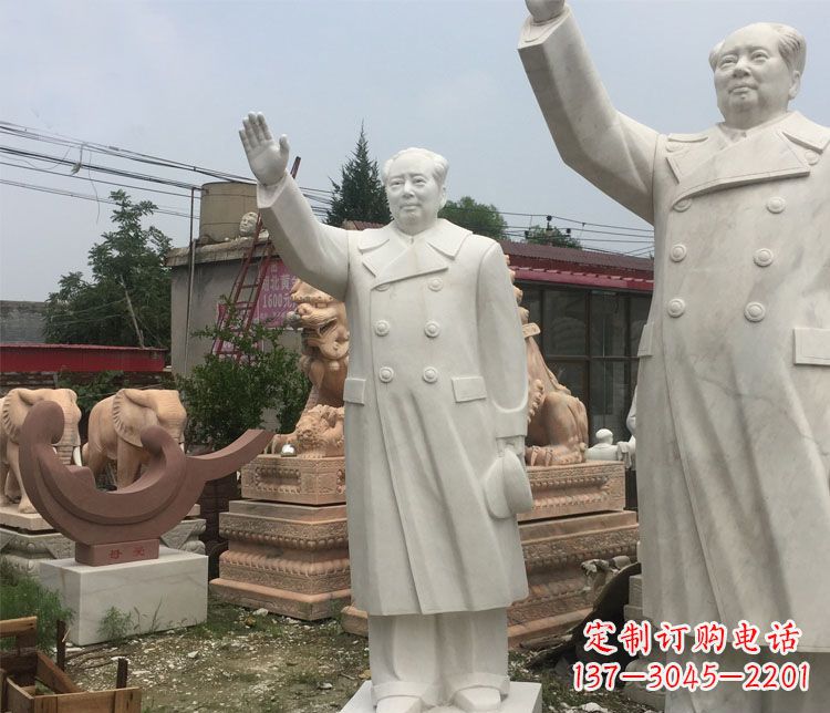 信阳雕刻伟人的光辉历史——汉白玉挥手的毛主席广场伟人石雕