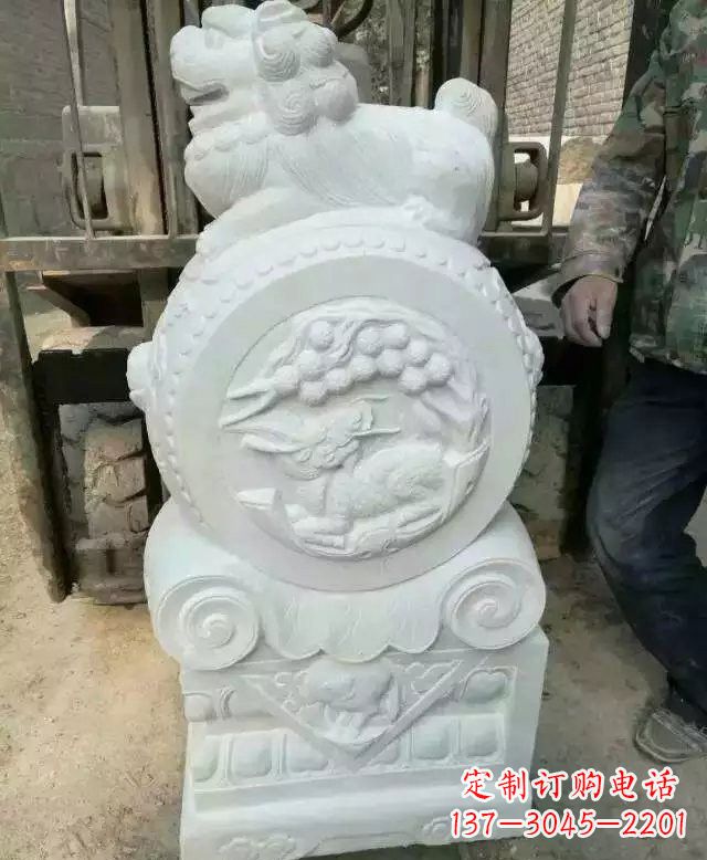 信阳中领雕塑出品,精雕细琢汉白玉狮子门墩