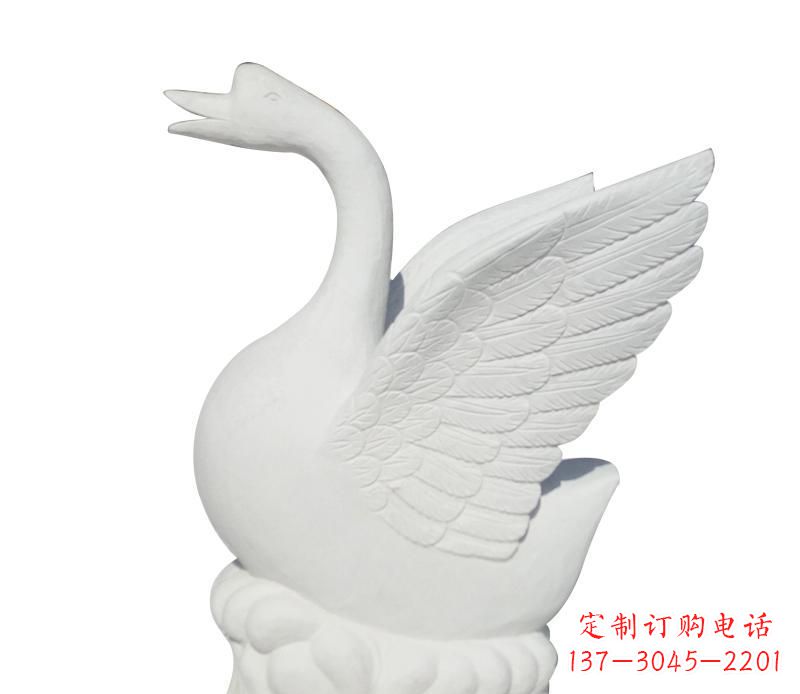 信阳汉白玉雕刻的精美天鹅雕塑