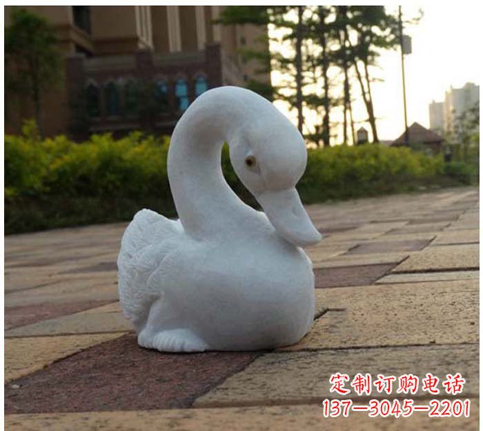 信阳汉白玉天鹅石雕塑,精美瑰丽