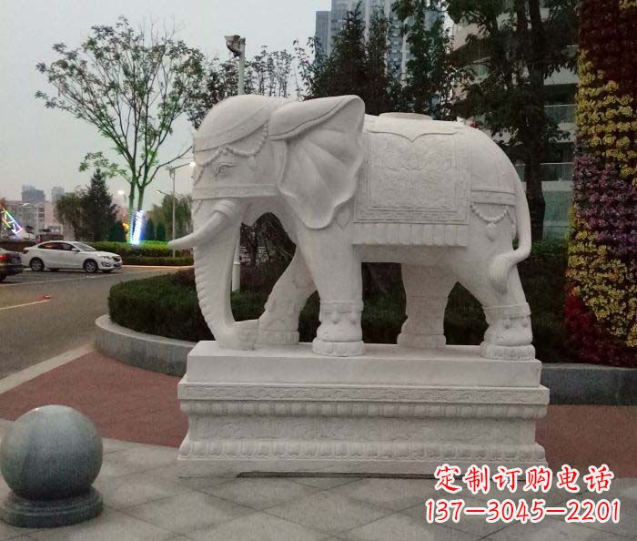 信阳高贵优雅的汉白玉大象雕塑