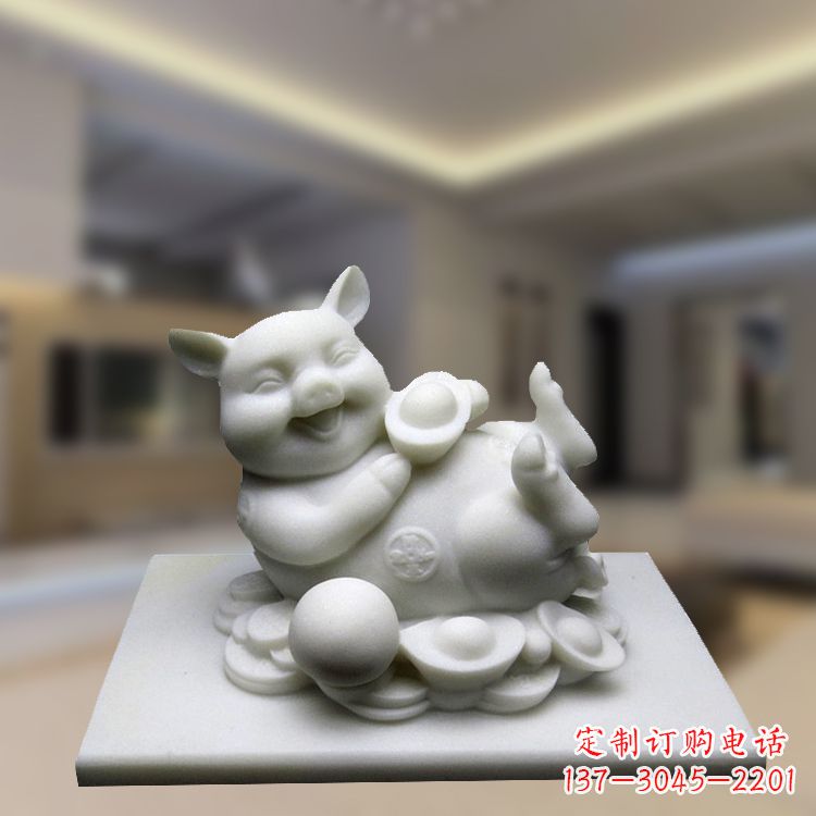 信阳汉白玉动物雕塑，招财猪石雕精美装饰