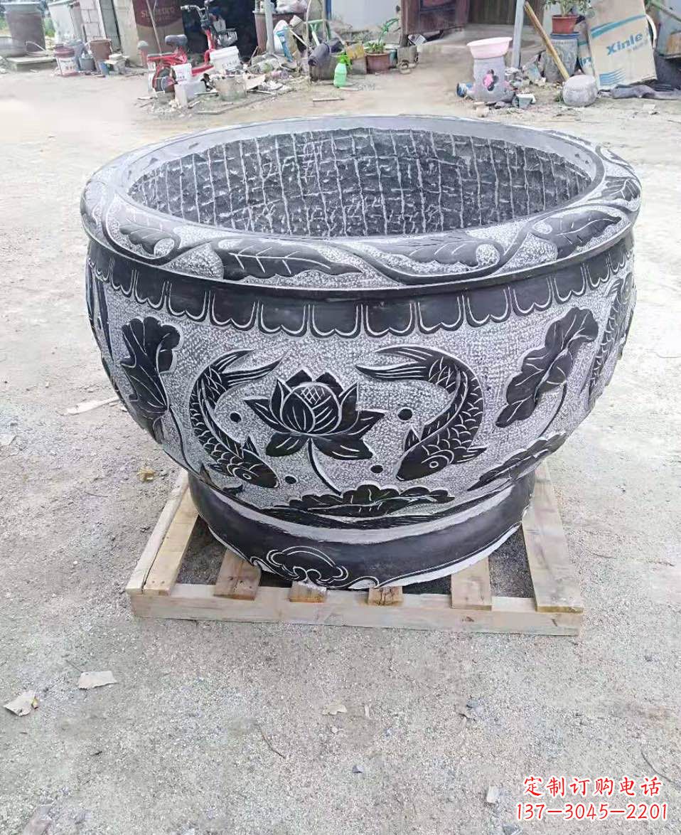信阳精美鲤鱼雕塑,一颗荷花必不可少