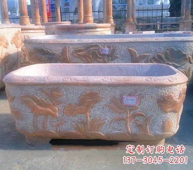 信阳中领雕塑推出的荷花鲤鱼精美雕塑是一件伴随…