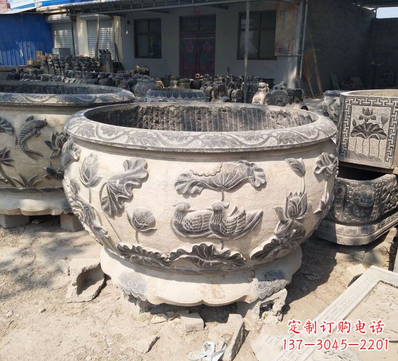 信阳传统艺术、高雅精致,荷花鸳鸯石水缸精美雕塑