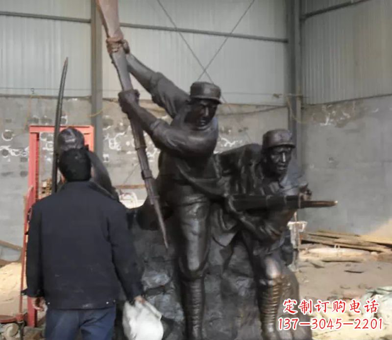 信阳细腻精美的红军雕塑