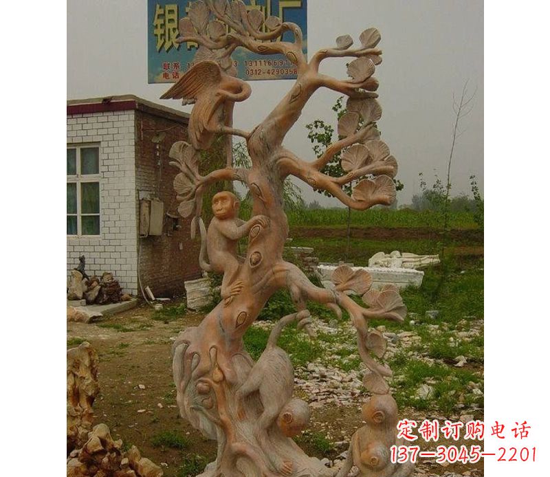 信阳优雅灵动的猴子石雕