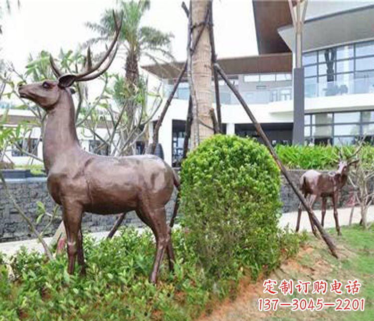信阳艺术大师铸造的精美梅花鹿雕塑