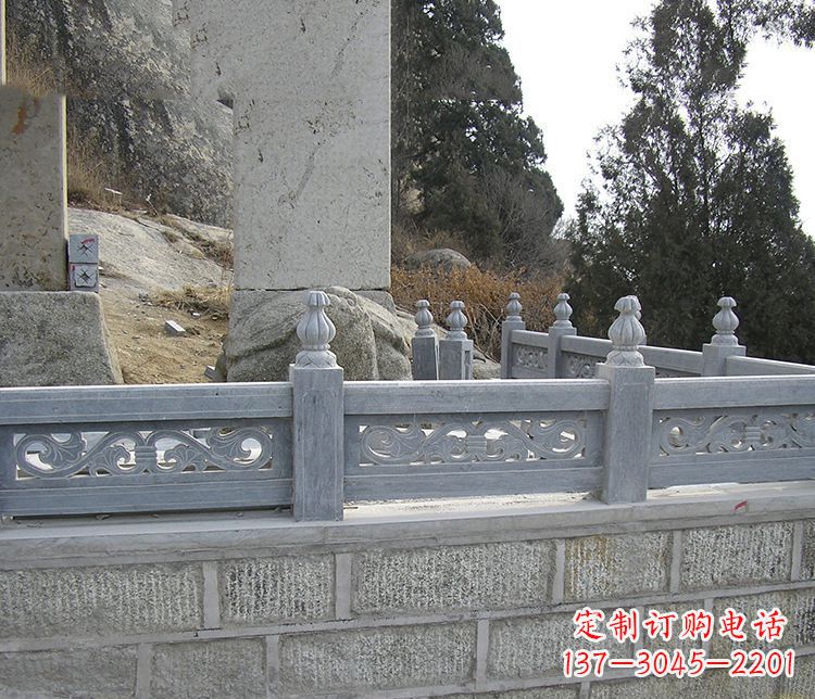 信阳中领雕塑:门神镇守!大理石栏板石雕
