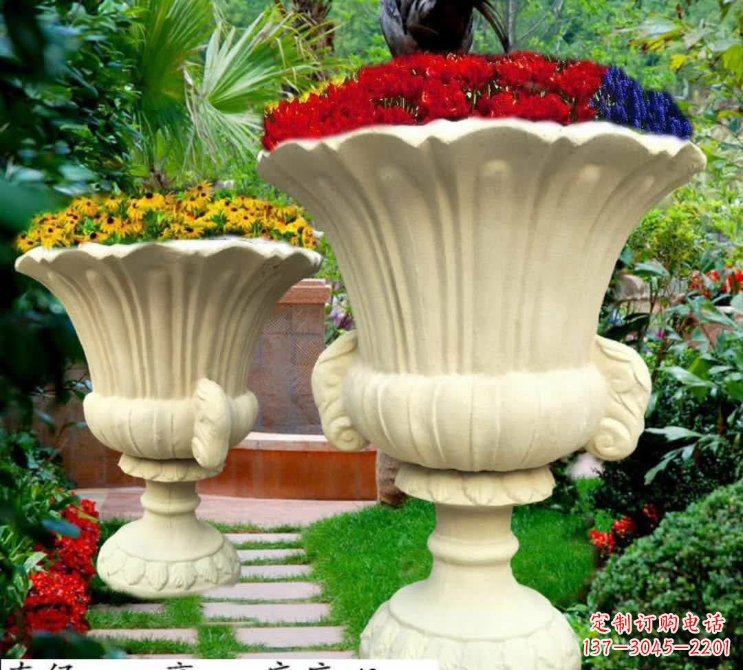 信阳以花园景观为灵感的花盆石雕