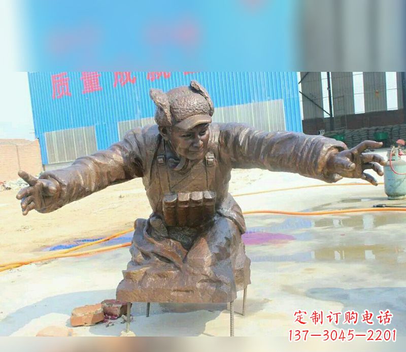 信阳黄继光校园英雄铜雕:传承伟大精神