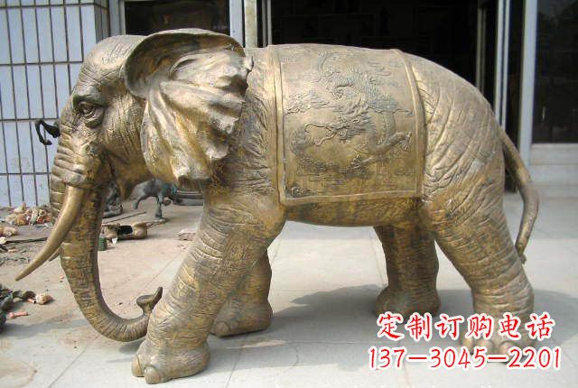 信阳黄铜大象雕塑,让你的空间充满热情