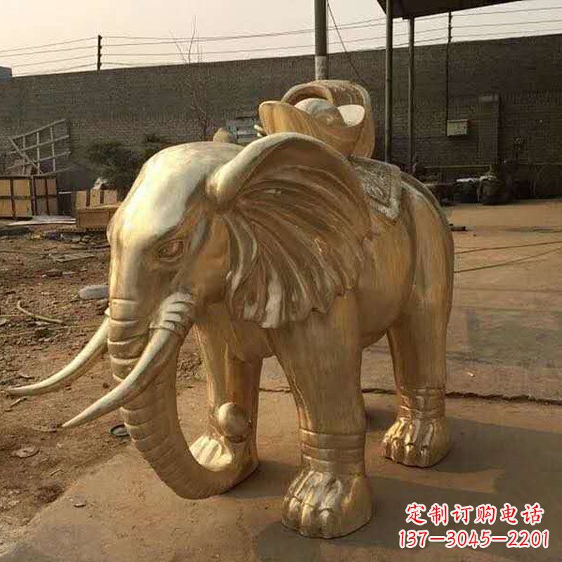 信阳为人民带来精美的黄铜大象雕塑