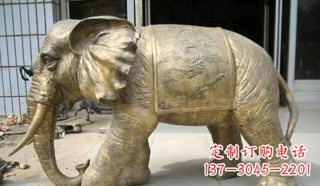 信阳拥有好运的黄铜吉祥大象雕塑