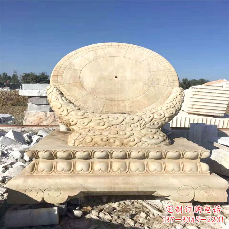信阳优雅而古典的黄锈石日晷雕塑