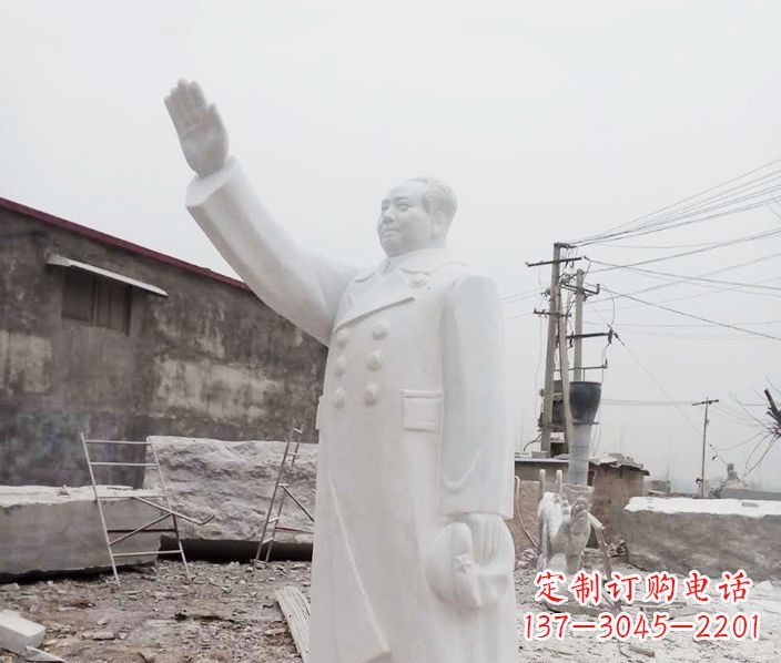 信阳为毛泽东伟人石雕制作一尊永恒的雕塑
