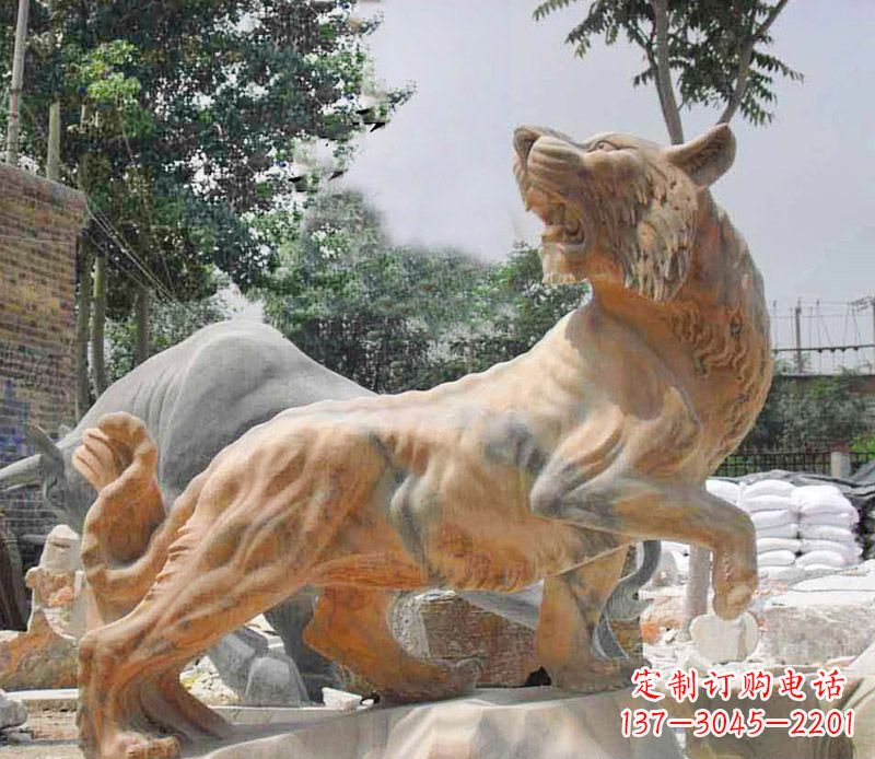 信阳象征力量与尊贵的老虎石雕