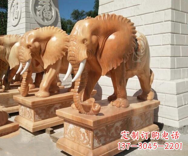 信阳象征吉祥及如意的大象雕塑