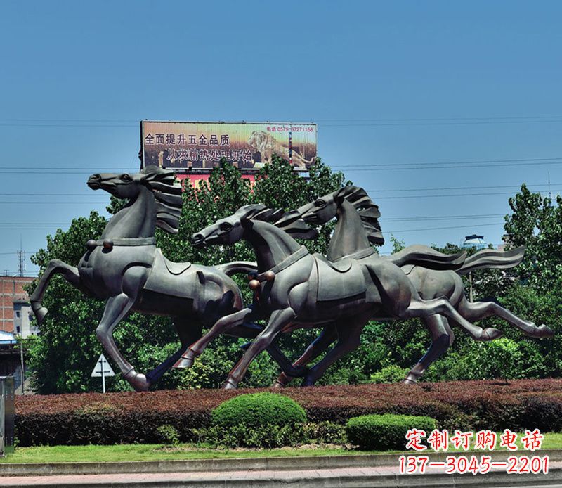信阳非凡运动,街边奔马铜雕塑