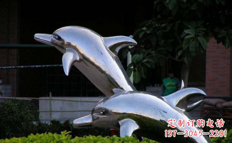 信阳彰显自由灵动的不锈钢跳跃海豚雕塑
