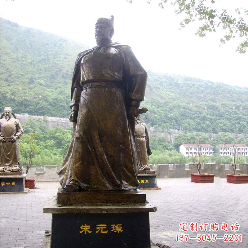 信阳传承古代荣耀,朱元璋帝王铜雕塑像
