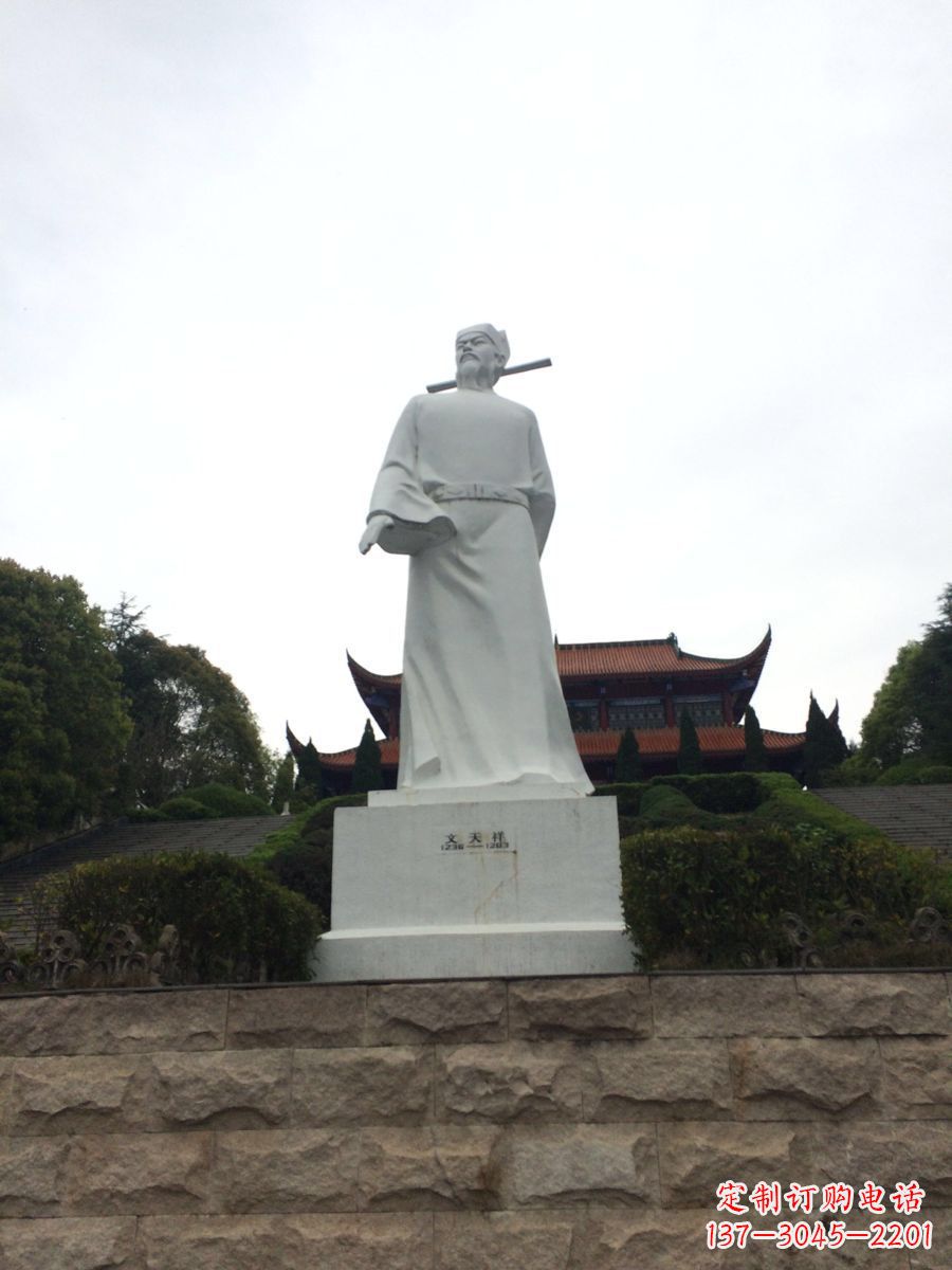 信阳中领雕塑纪念抗元英雄,传承民族精神