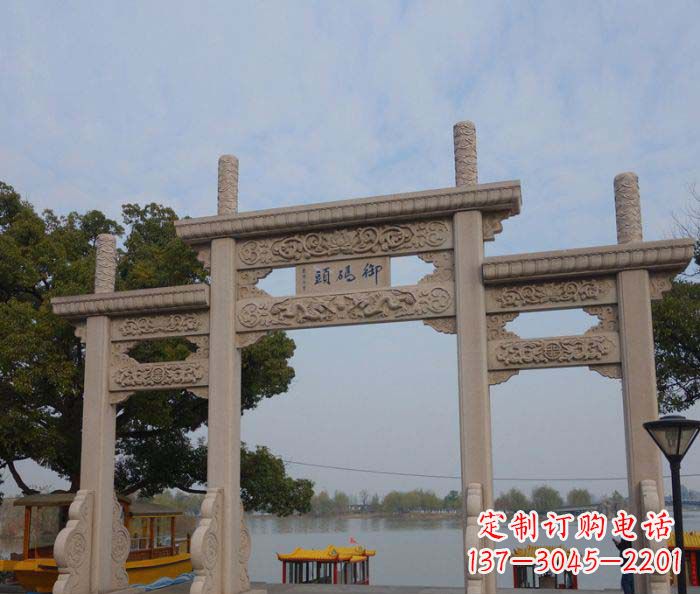 信阳景区三门古典牌坊石雕
