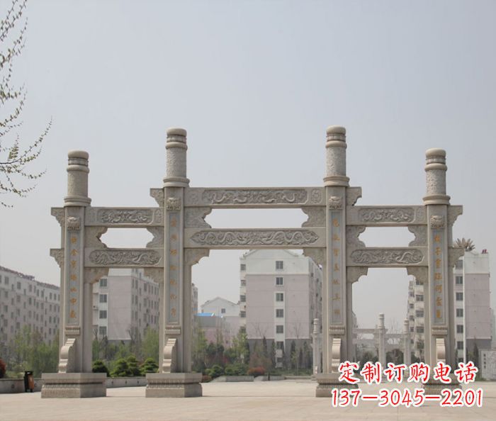 信阳上中领雕塑：牌坊石雕定制