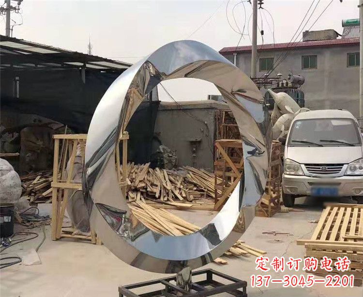 信阳镜面不锈钢几何圆环雕塑,经典永恒之美