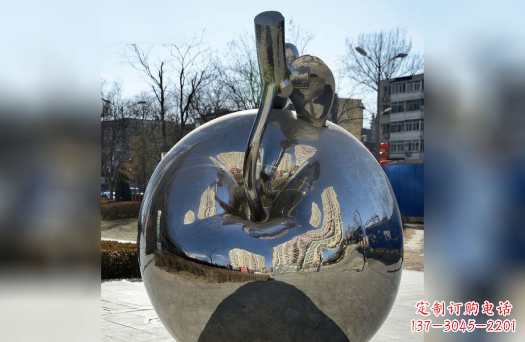 信阳镜面不锈钢苹果雕塑:极致之美