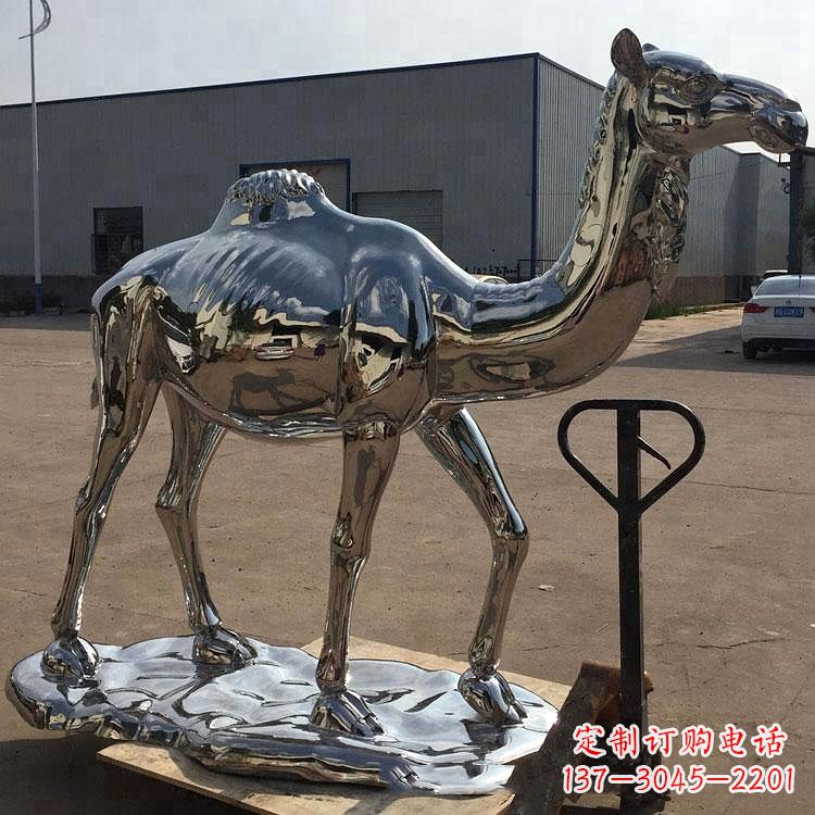 信阳镜面不锈钢骆驼雕塑生动又独特