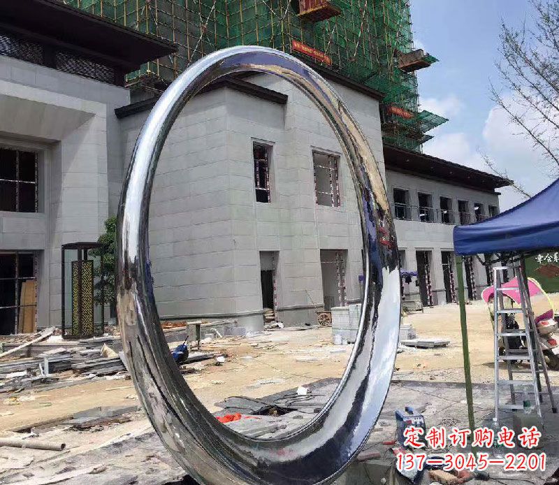 信阳精致典雅的镜面不锈钢圆环雕塑