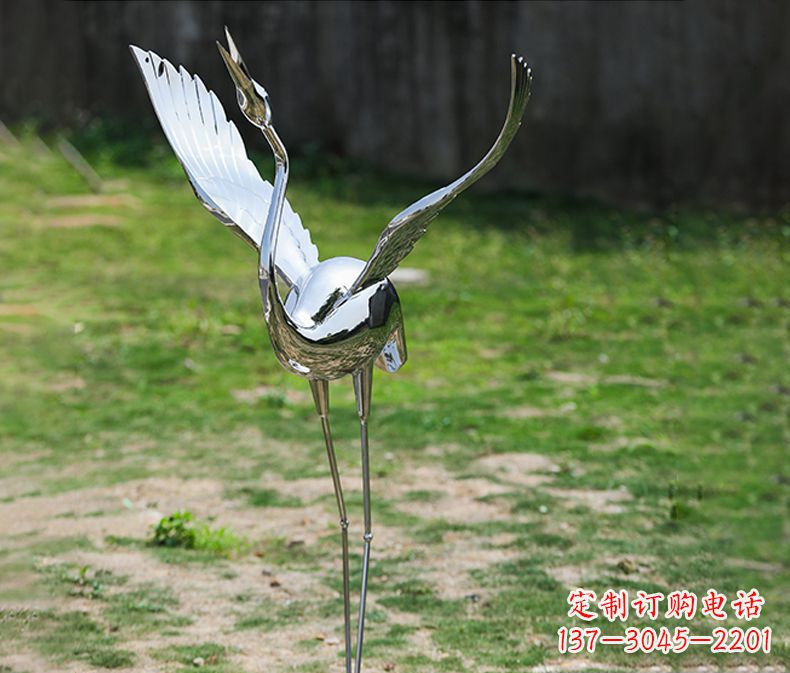 信阳高端定制丹顶鹤展翅不锈钢雕塑