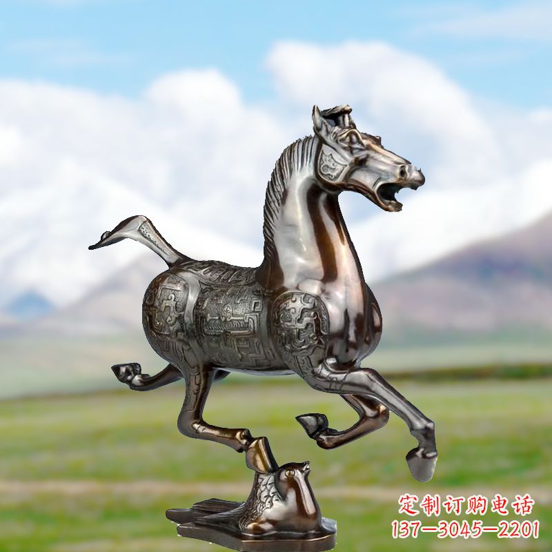 信阳高贵优雅的马踏飞燕雕塑