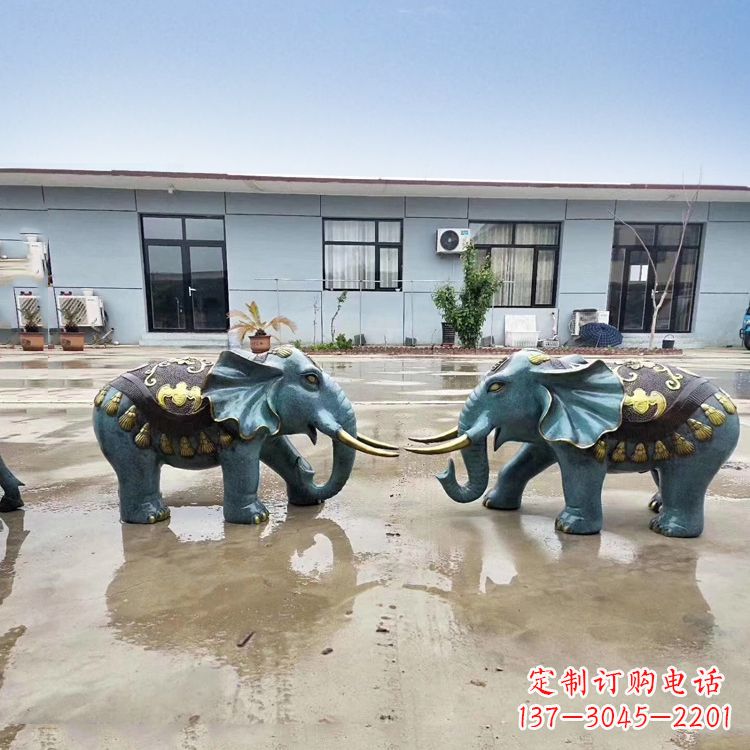 信阳优雅可爱的烤漆铜雕小象