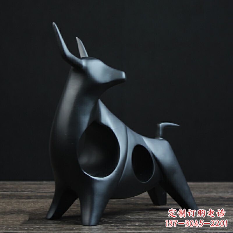 信阳可爱抽象牛玻璃钢动物雕塑