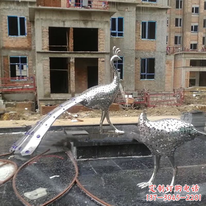 信阳精美的孔雀不锈钢雕塑