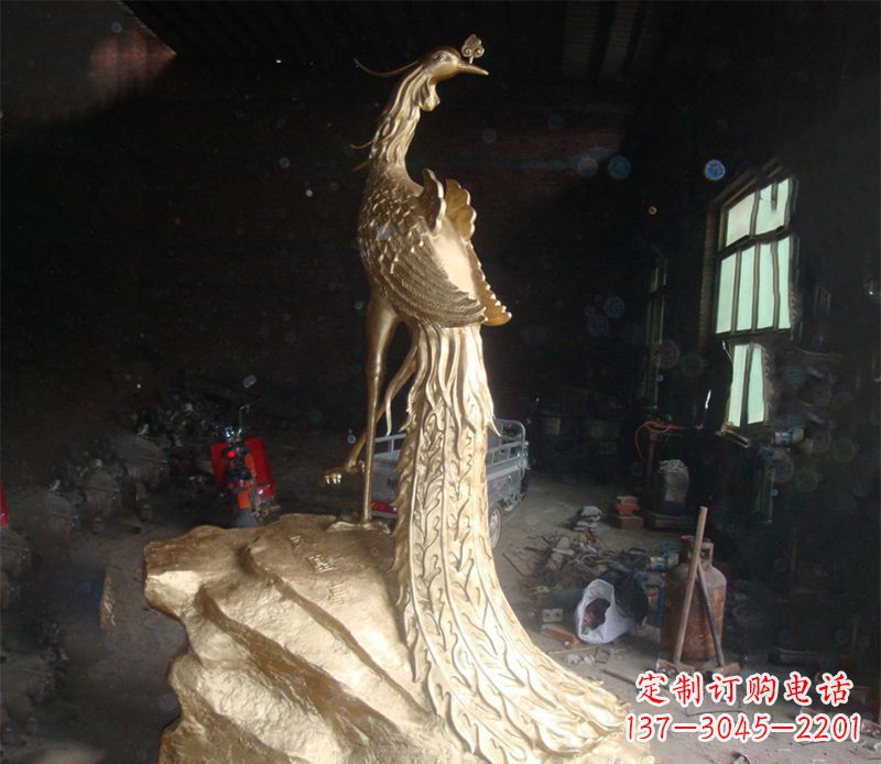 信阳精美制作的孔雀雕塑